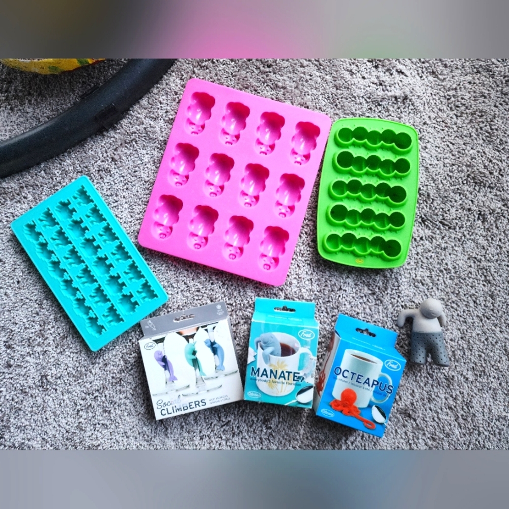 Fred Tea Infuser and Ice Mold Lot